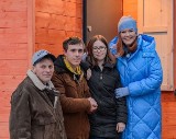 "Nasz Nowy Dom" ponownie w Podlaskiem. Ekipa Katarzyny Dowbor pomogła wyremontować dom samotnemu ojcu ze wsi Jabłońskie