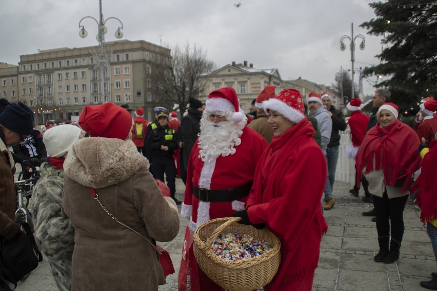 Mikołajkowy korowód przejechał ulicami Częstochowy