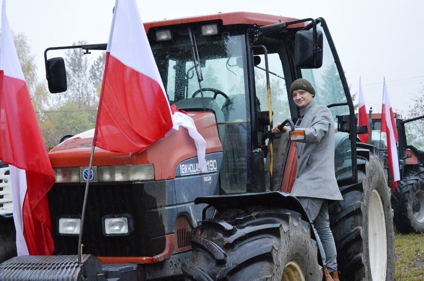 Protest rolników w Bytowie. - Nie damy pogrzebać polskiego rolnictwa! [ZDJĘCIA, WIDEO]