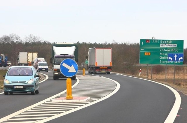 Budowę szóstki wspierają nawet za granicą .