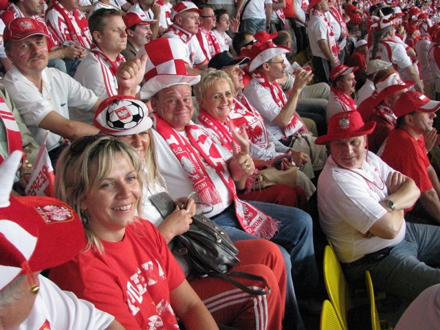 Polscy kibice na meczu Austria - Polska Euro 2008 w Wiedniu, teraz podobna atmosfera może panować na Mysiej Wyspie.