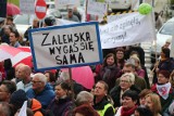 Protest nauczycieli we Wrocławiu. Solidarność żąda odwołania minister Zalewskiej i większych zarobków