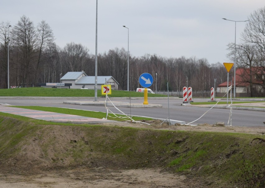 Rondo na skrzyżowaniu ulic Ostrowskiej z Przemysłową i...