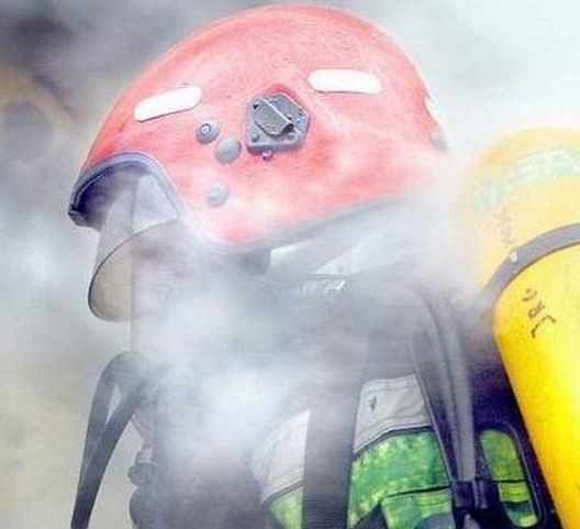 Pożar w budynku przy ul.Długosza w Słupsku - dwie osoby odwieziono do szpitala na obserwację.