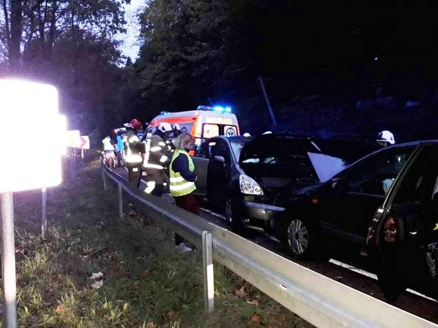 Groźny wypadek zablokował drogę w dolinie Popradu. Dwie ranne kobiety w szpitalu