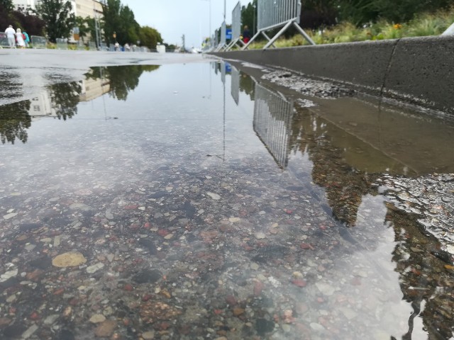 Gwałtowny deszcz w niedzielę 5 sierpnia 2018 przed południem spadł m.in. w Gdyni