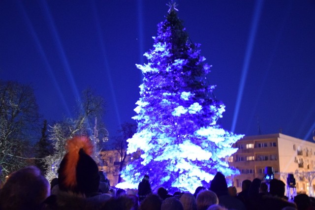 Uruchomienie iluminacji nastąpiło tuż po godz. 16.30.