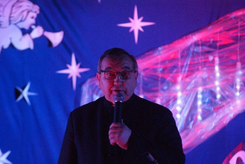 Jan Karpiel-Bułecka z zespołem dał koncert w Chęcinach