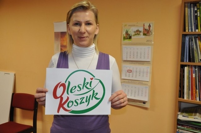 - Tak wygląda logo - mówi Anna Jeziorek z wydziału promocji w starostwie powiatowym w Oleśnie.