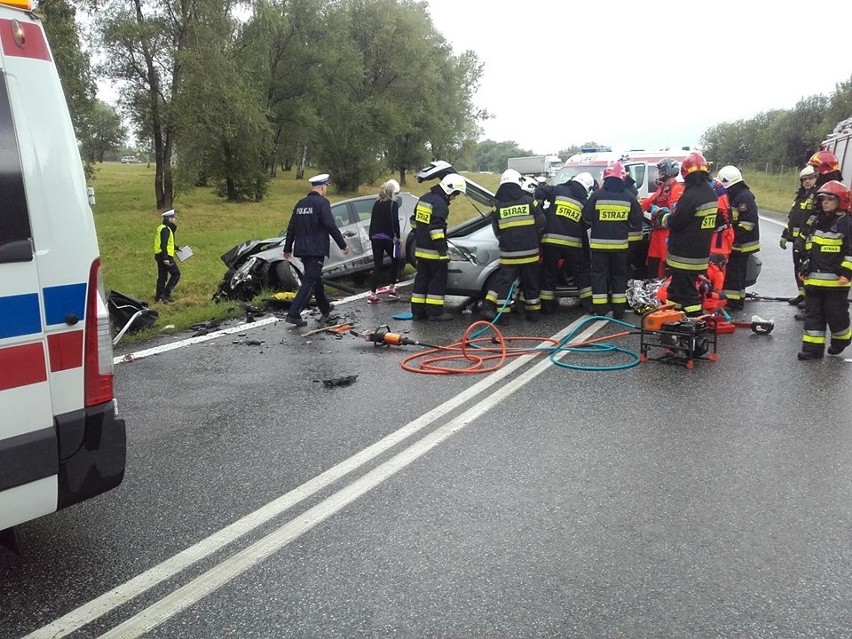 Wypadek Balice. Zderzenie dwóch samochodów na zjeździe z autostrady na lotnisko