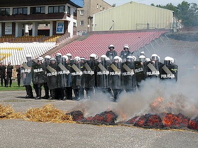 Jastrzębie Zdrój: Ćwiczenia policjantów na Stadionie Miejskim [ZDJĘCIA]