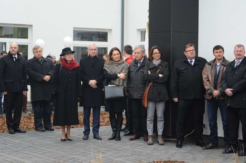 Uczniowie "Dębinki" uczą się już w nowym budynku