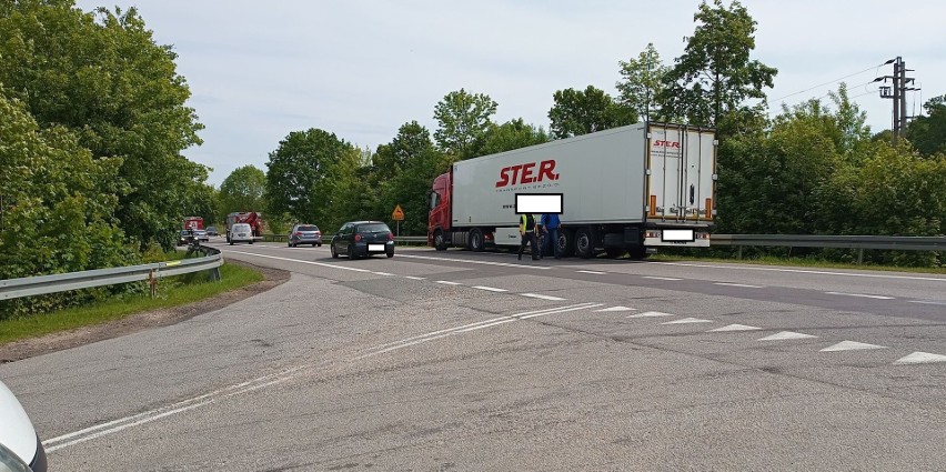 Wypadek przed przejazdem kolejowym w Sycewicach. Są...