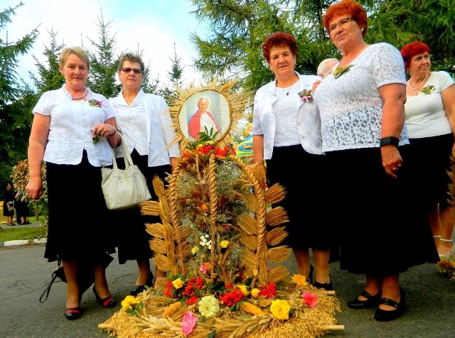 Reprezentantki Gminnego Klubu Seniora "Tęcza"