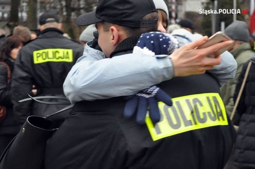 Policja śląska: Nowi policjanci w garnizonie śląskim złożyli...