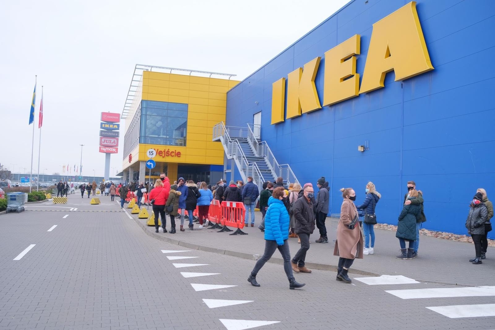 Nowe meble za grosze! IKEA obniża na grudzień ceny produktów. Duże promocje  też w Black Red White i Agata Meble [20.12.21] | Nowości Dziennik Toruński