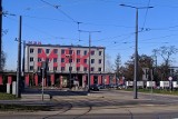 Czerwony napis zniknie z budynku MPK w Częstochowie? Spółka twierdzi, że sprawa nie jest przesądzona
