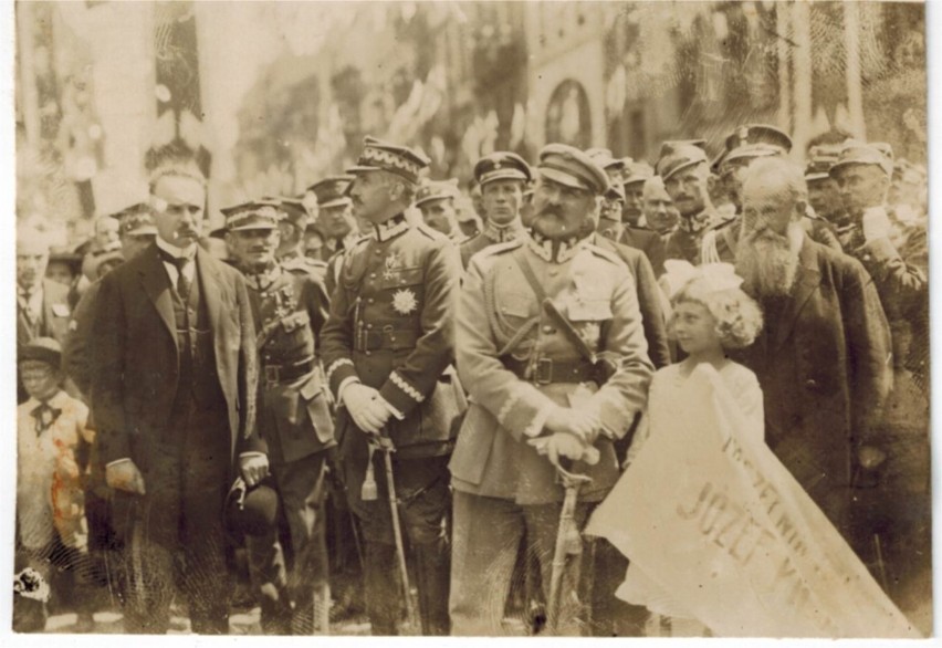 Brama triumfalna dla gościa. Sto lat temu marszałek Józef Piłsudski odwiedził Toruń