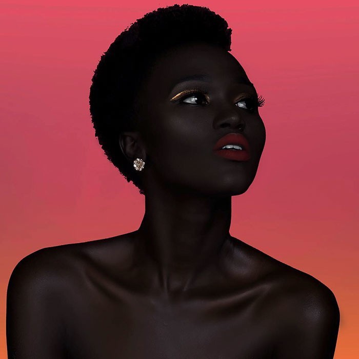 Nyakim Gatwech to modelka pochodząca z południowego Sudanu....