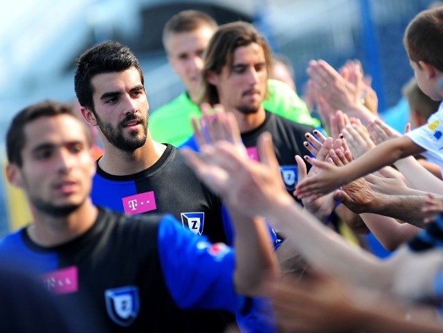 Atmosfera na meczu Zawiszy Bydgoszcz z Koroną Kielce w 1. kolejce T-Mobile Ekstraklasy pokazuje, że da się kibicować kulturalnie i bez obelg.