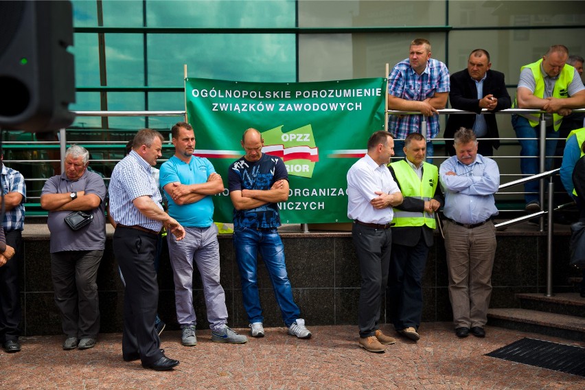 Rolnicy rozpoczęli protest w Białymstoku. Przywieźli ze sobą...