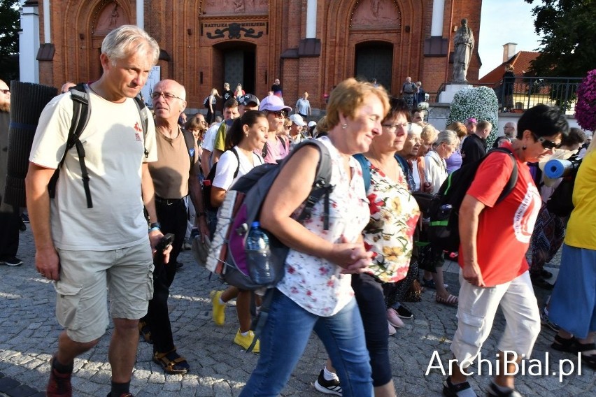 Białystok. Po raz 30. wyruszyła Piesza Pielgrzymka do Ostrej Bramy