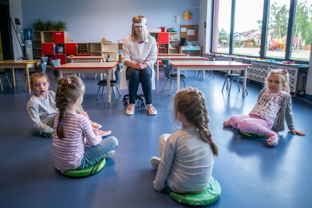 Na początku otwarcia przedszkoli obowiązywały ostrzejsze restrykcje