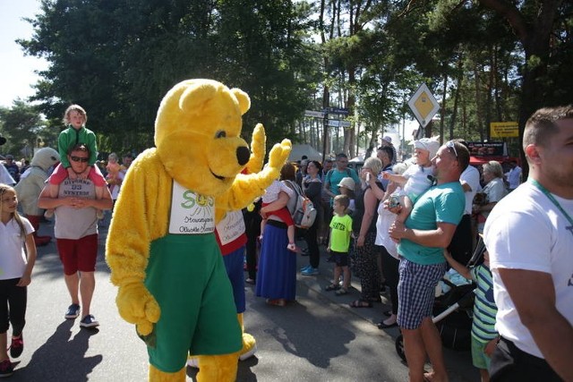 Zjazd maskotek to jedna z najbardziej znanych letnich imprez w Rowach.