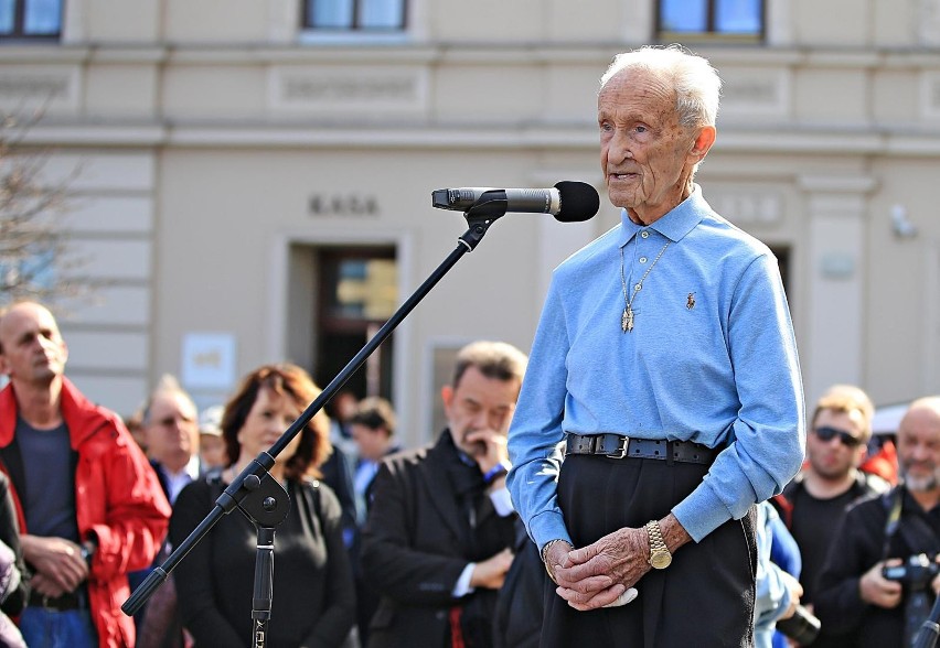 Edward Mosberg na Placu Bohaterów Getta w 76. rocznice...