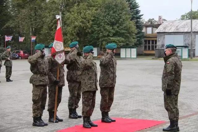 Uroczyste przejęcie obowiązków dowódcy przez ppłk Artura Gruszczyka.