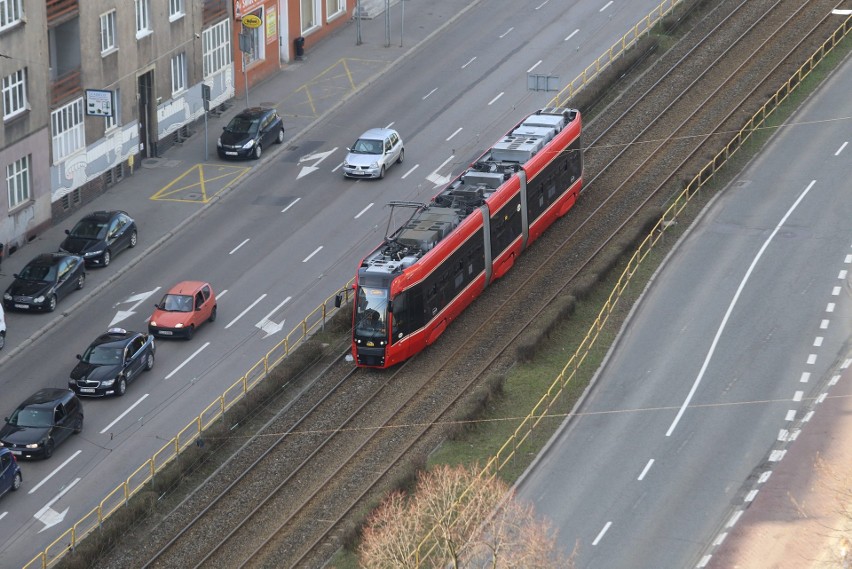 1. KATOWICE
centrum - 34 km/h
granice miasta - 46 km/h