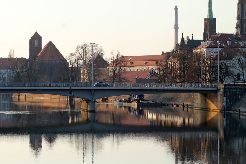 Bulwary nad Odrą będą jak nowe. Trwa przebudowa (ZDJĘCIA, WIZUALIZACJE)