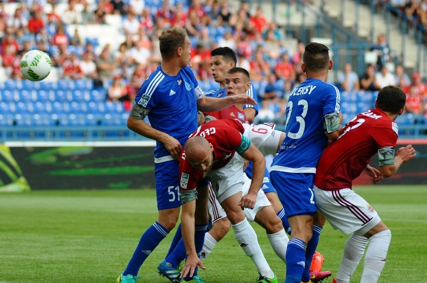 Wisła - Ruch 1-2: "Biała Gwiazda" na dnie tabeli po czwartej porażce z rzędu w ekstraklasie [WIDEO]