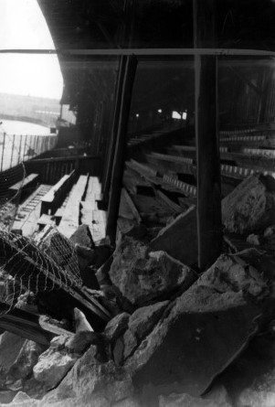 Stadion Cracovii, kwiecień 1940 r. Fragment zniszczonej...