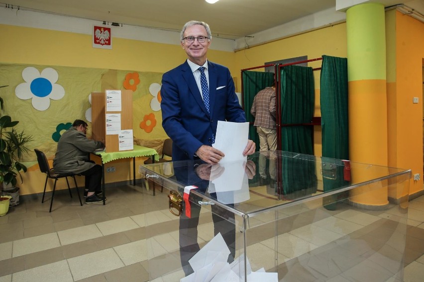 Drugie miejsce w okręgu nr 2 otrzyma Tomasz Latos, który w...