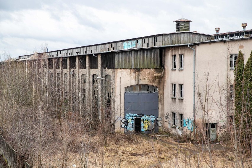 Teren po dawnych zakładach konstrukcji stalowych w...