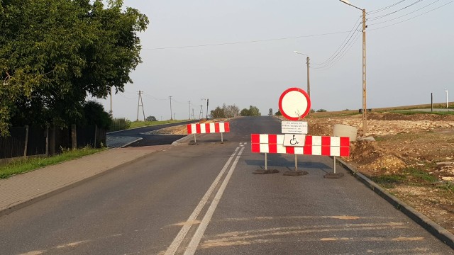 Droga wojewódzka nr 409 w trakcie przebudowy - odcinek Strzelce Opolskie - Rożniątów.
