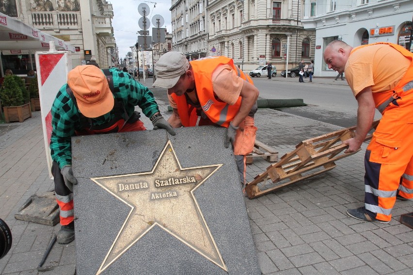 Na Piotrkowskiej rozpoczął się demontaż Alei Gwiazd [ZDJĘCIA]