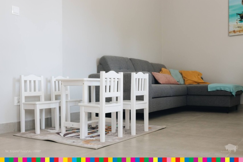 Placówka opiekuńcza typu rodzinnego w Czuprynowie już otwarta. Swój nowy dom znajdzie tu dziesięcioro dzieci. Zobacz jak wygląda wewnątrz!