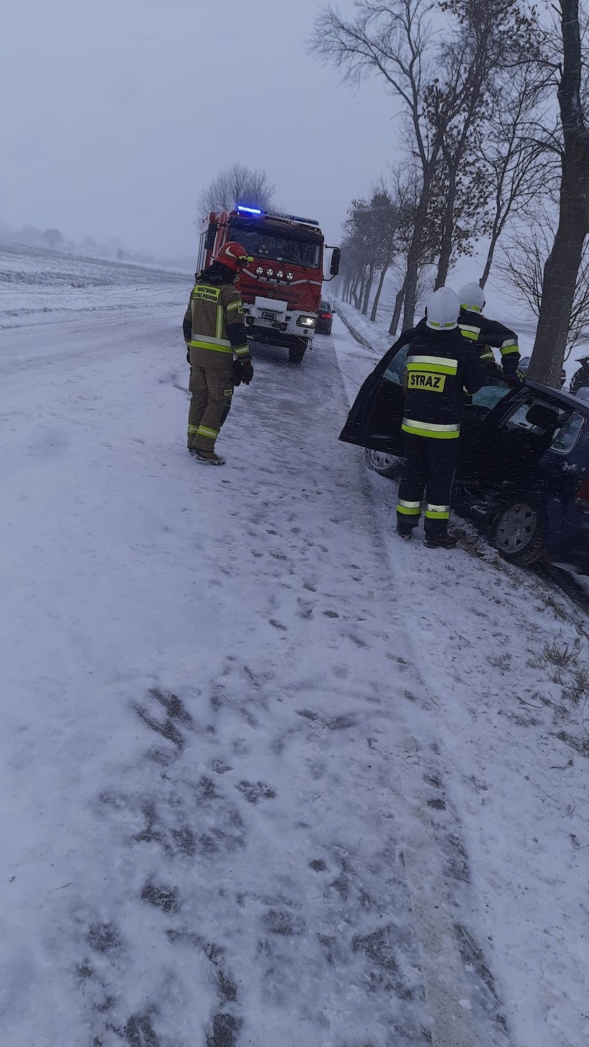 W miejscowości Kadłubówka w pow. bielskim auto osobowe...