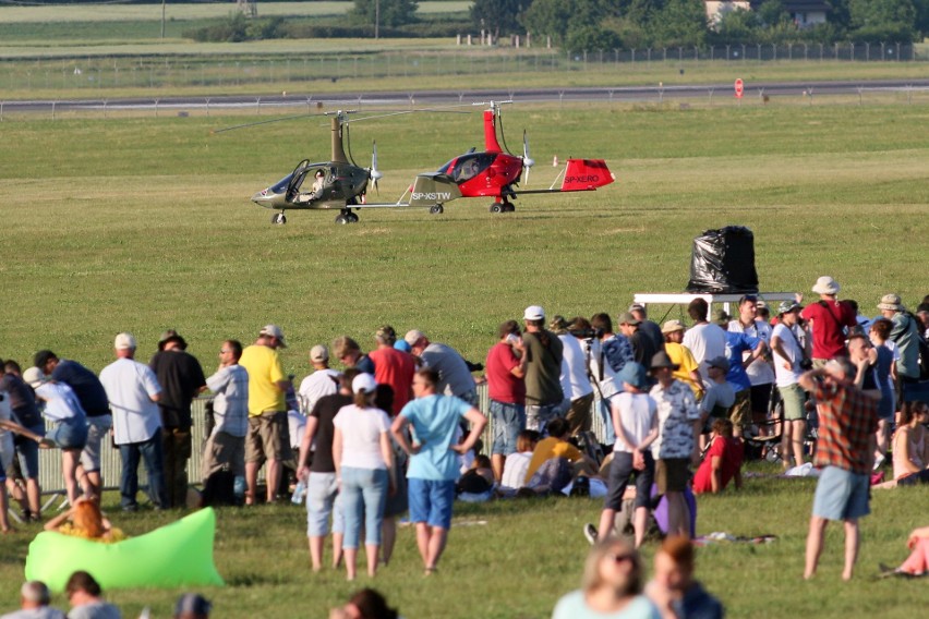 Air Festival Świdnik. Taniec Biało - Czerwonych Iskier na niebie [ZDJĘCIA, WIDEO]