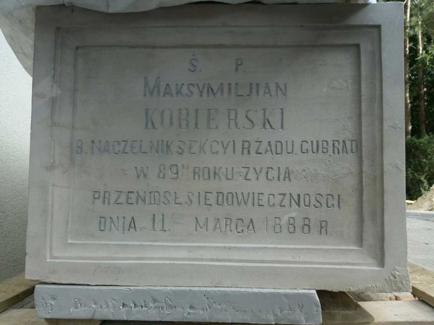 Kończy się renowacja zabytkowego grobu na cmentarzu przy ulicy Limanowskiego