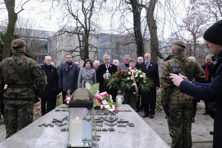 Na grobach generała Stanisława Taczaka i pułkownika...