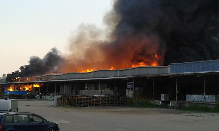 Pożar hali w Zawierciu