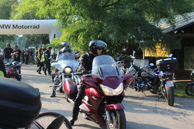 Na Zamku w Chudowie odbyła się akcja policji w ramach kampanii skierowanej do motocyklistów "Nie bądź następny..."