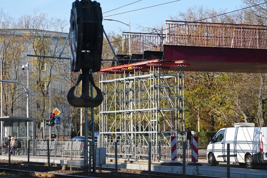 Rozbiórka kładki nad ulicą Grabiszyńską