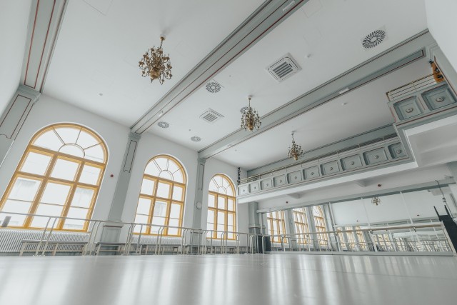 Tak wyglądają odnowione sale do ćwiczeń dla Baletu Opery Krakowskiej przy ulicy Tomasza 37 po remoncie