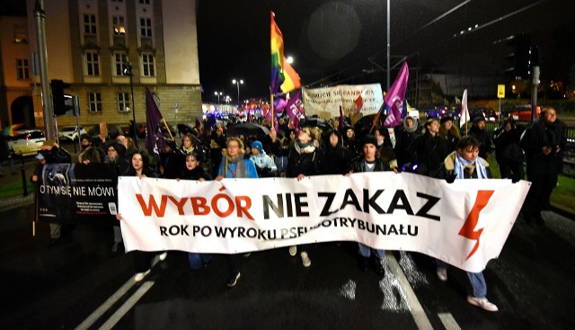 Gdańska manifestacja w 1. rocznicę wyroku TK w sprawie aborcji