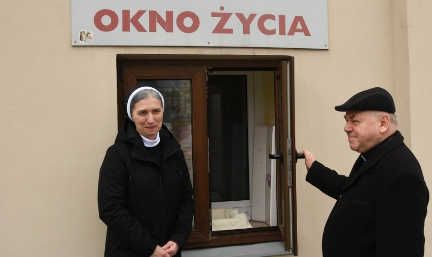 Dyrektor Caritas Diecezji Kieleckiej, ksiądz Stanisław...
