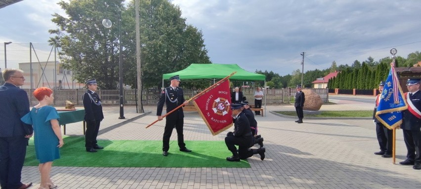 Strażacy z Lipy z okazji 20-lecia jednostki otrzymali sztandar